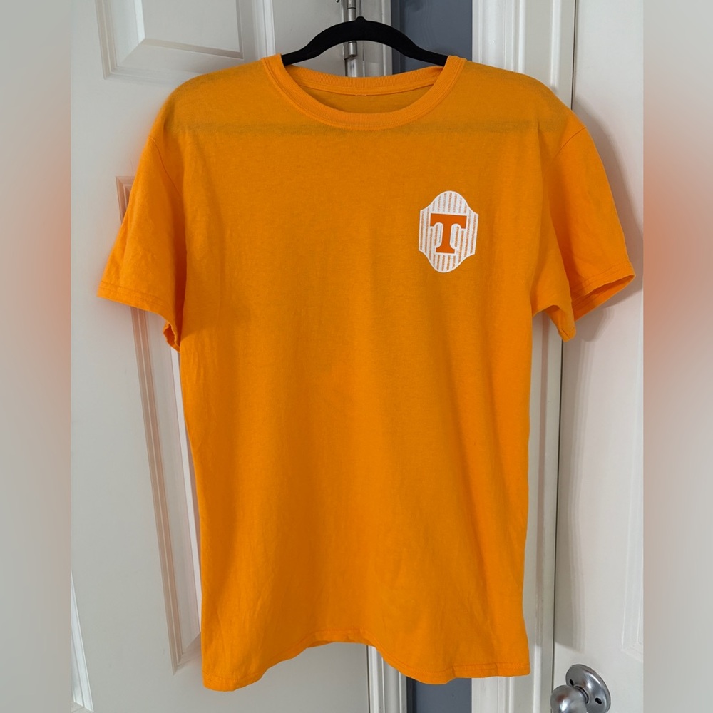 Women’s Tennessee Vols Orange Graphic Logo Tee with White Chest Emblem
